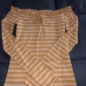 Aeropostal yellow long sleeve shoulder top